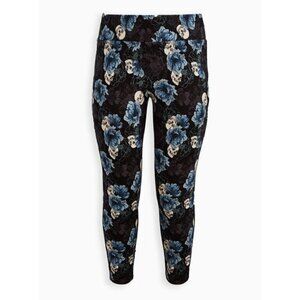 Torrid Pixie Skull Pants 1X Pull On Stretch Ponte Crop Whimsigoth Dark Floral